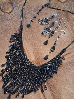 Premier Designs Black Beaded Fringe Necklace and Earrings 22 In Long